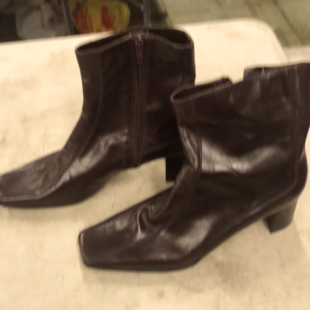 Leather upper balance heel boots